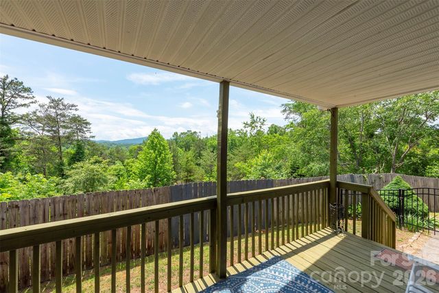 25 Inglescott Way, Alexander, NC 28701