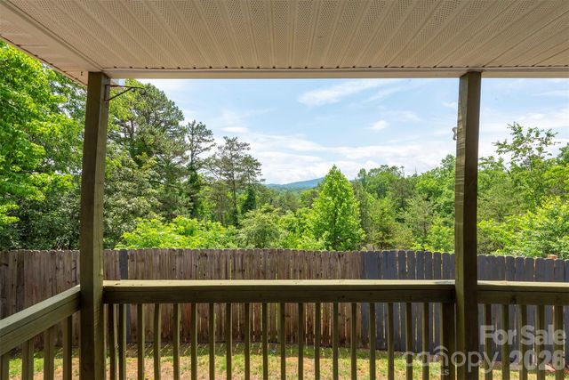 25 Inglescott Way, Alexander, NC 28701