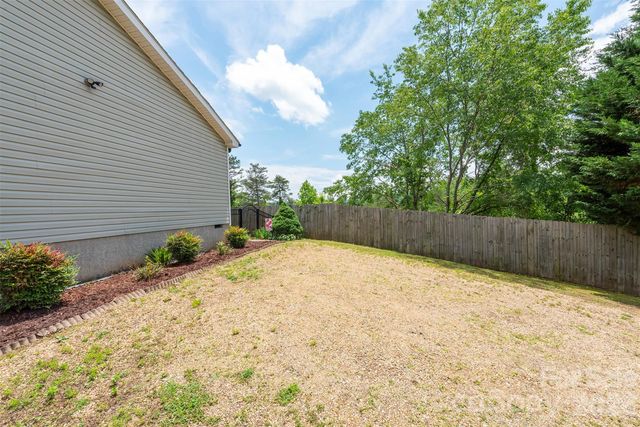 25 Inglescott Way, Alexander, NC 28701