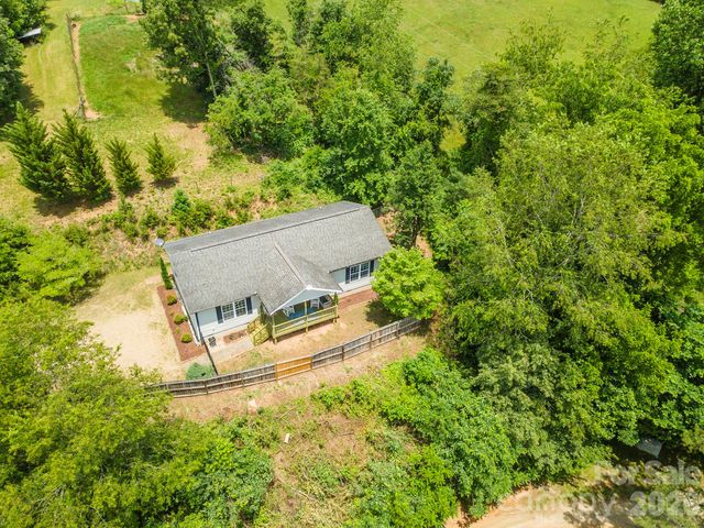 25 Inglescott Way, Alexander, NC 28701