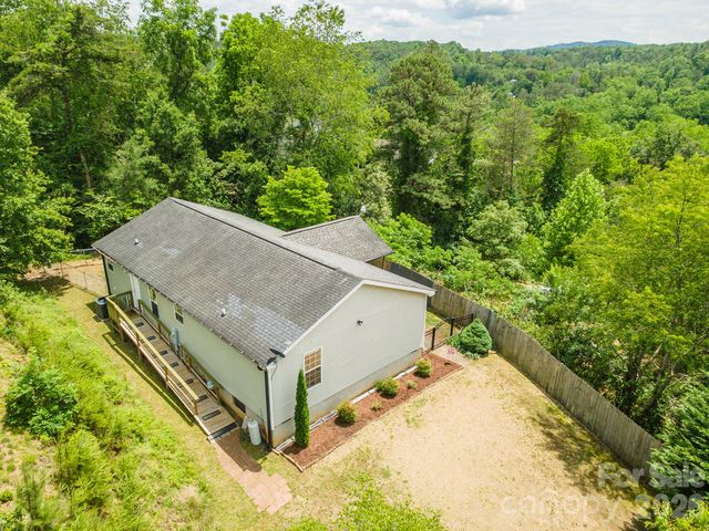 25 Inglescott Way, Alexander, NC 28701