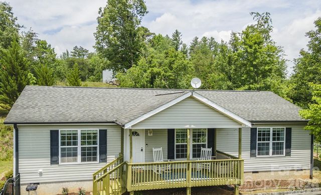 25 Inglescott Way, Alexander, NC 28701