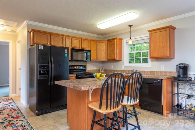 25 Inglescott Way, Alexander, NC 28701