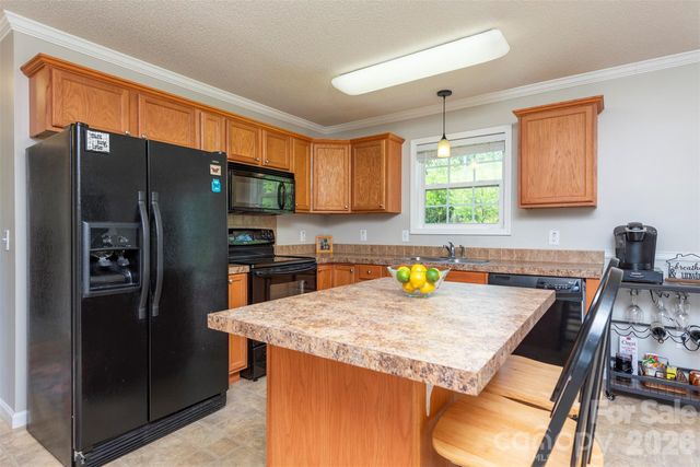 25 Inglescott Way, Alexander, NC 28701