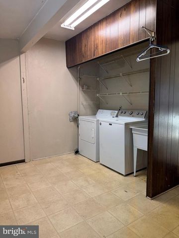 103 COLONIAL DR, Norristown, PA 19401