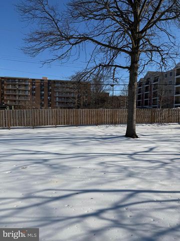 103 COLONIAL DR, Norristown, PA 19401