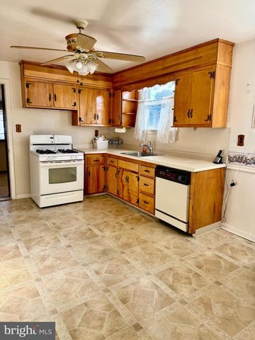 103 COLONIAL DR, Norristown, PA 19401