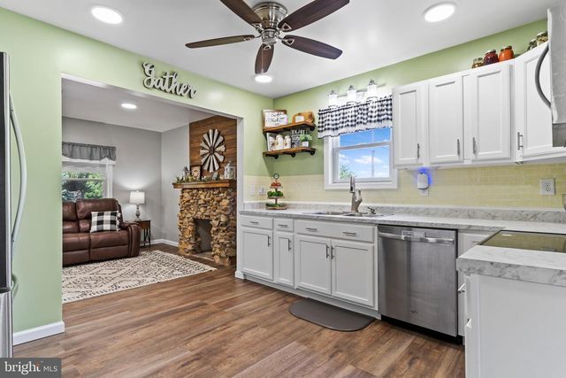 8 NAUGLE RD, Shippensburg, PA 17257