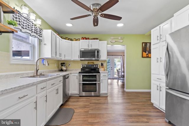 8 NAUGLE RD, Shippensburg, PA 17257
