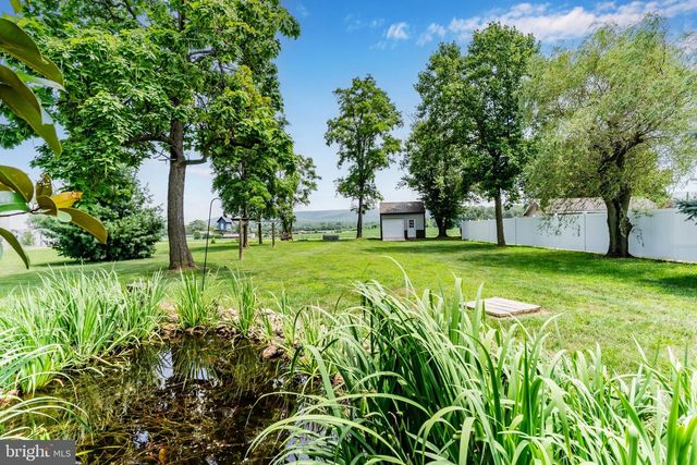 8 NAUGLE RD, Shippensburg, PA 17257