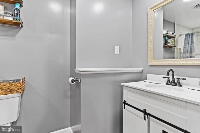 8 NAUGLE RD, Shippensburg, PA 17257
