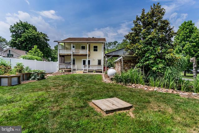8 NAUGLE RD, Shippensburg, PA 17257