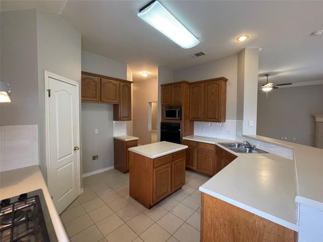 6605 Needham LN, Austin, TX 78739