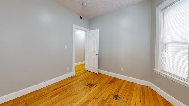 18 Rowell 2, Boston, MA 02125