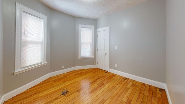 18 Rowell 2, Boston, MA 02125