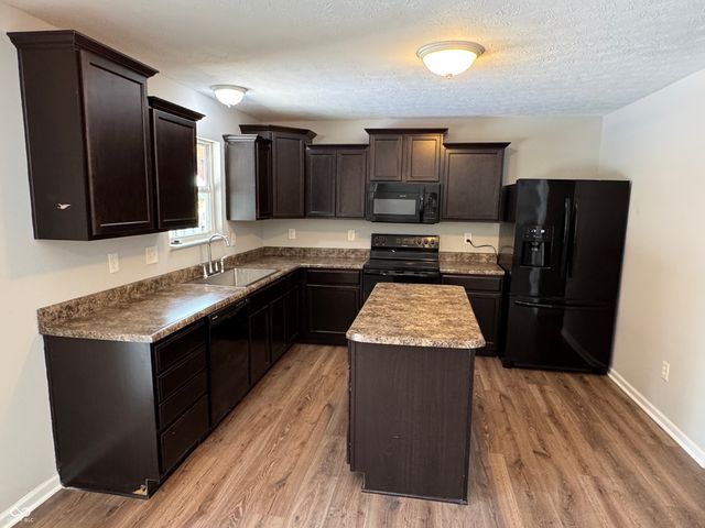 8814 Stoddard Lane, Indianapolis, IN 46217