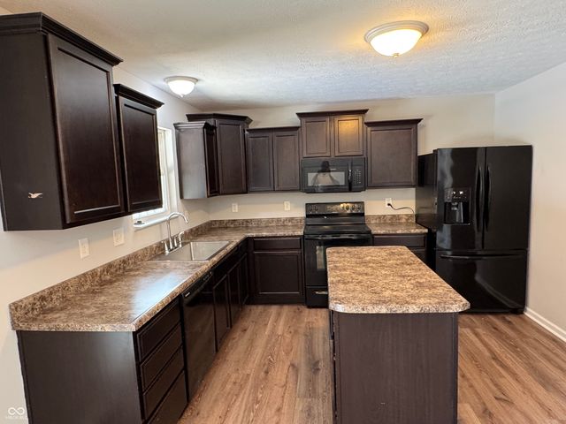 8814 Stoddard Lane, Indianapolis, IN 46217