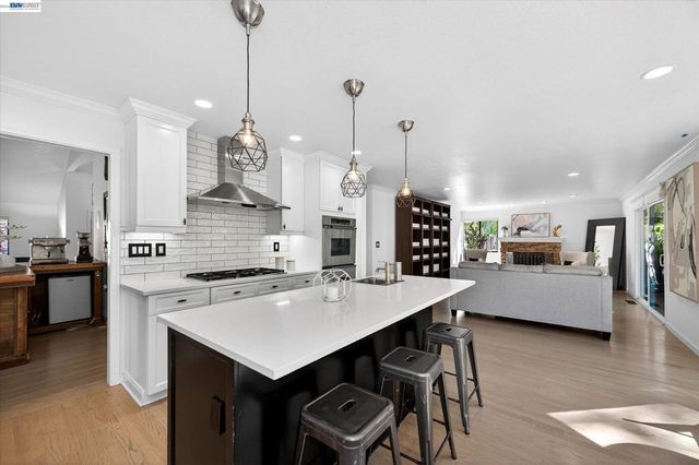 1131 Mataro Ct, Pleasanton, CA 94566