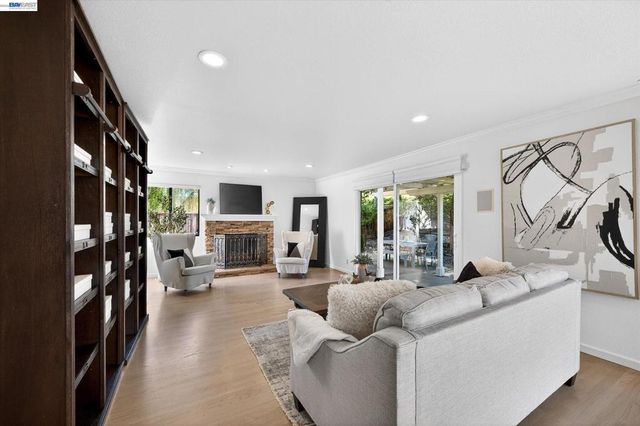 1131 Mataro Ct, Pleasanton, CA 94566