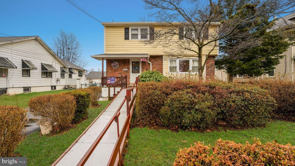 111 DEHAVEN AVE, Langhorne, PA 19047