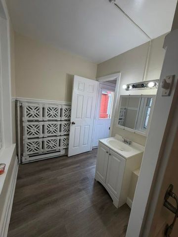 24 North 11th Street 2, Allentown City, PA 18101