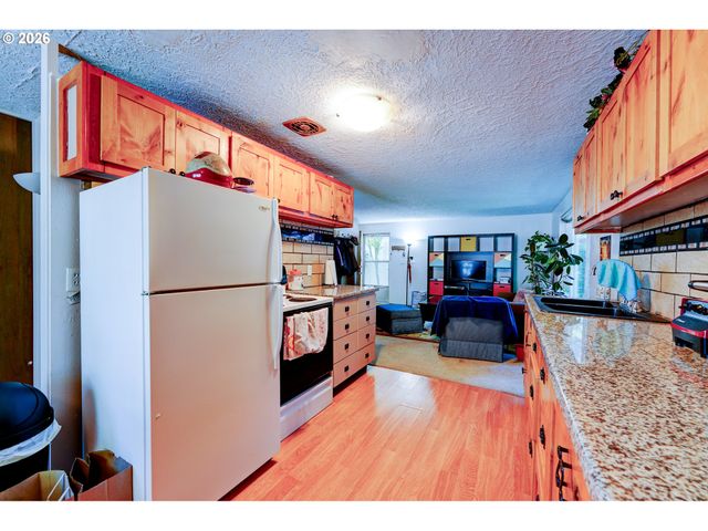611 Se 139TH Ave, Portland, OR 97233