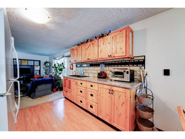611 Se 139TH Ave, Portland, OR 97233
