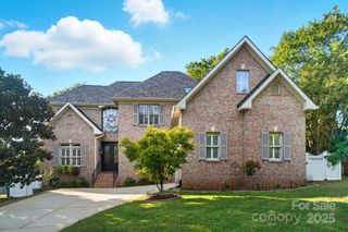 6768 Lynrose Court, Charlotte, NC 28226