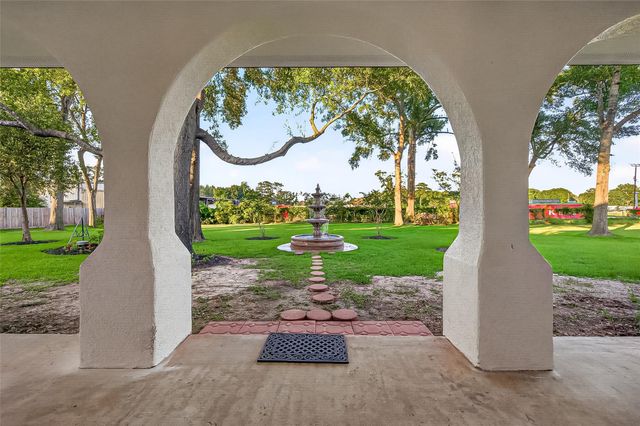 21832 Rayford Road, Humble, TX 77338