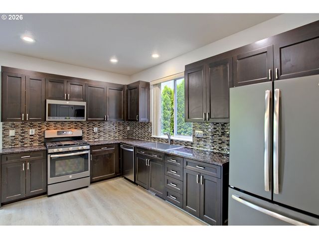 20878 Nw LONGBOW Ln, Beaverton, OR 97006
