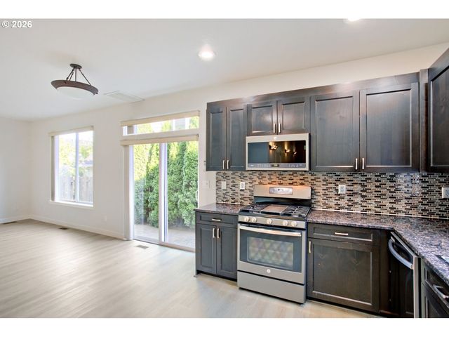 20878 Nw LONGBOW Ln, Beaverton, OR 97006