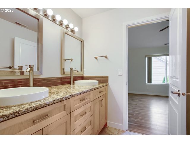 20878 Nw LONGBOW Ln, Beaverton, OR 97006