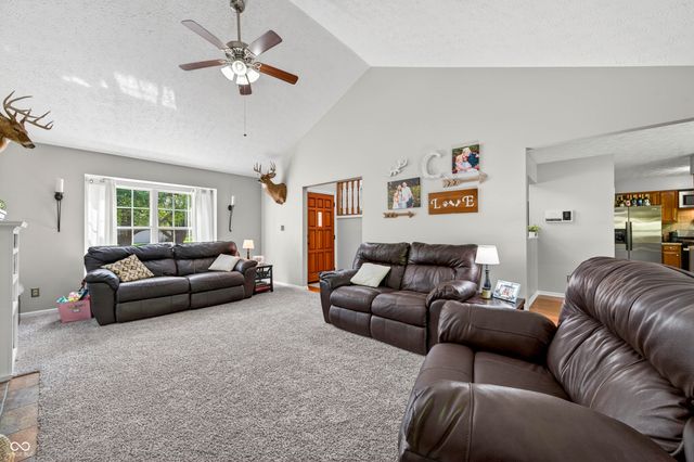 44 Ponsonby Court, Indianapolis, IN 46214