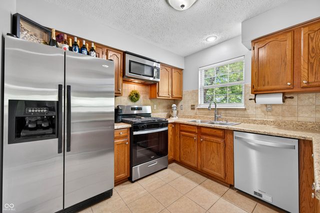 44 Ponsonby Court, Indianapolis, IN 46214