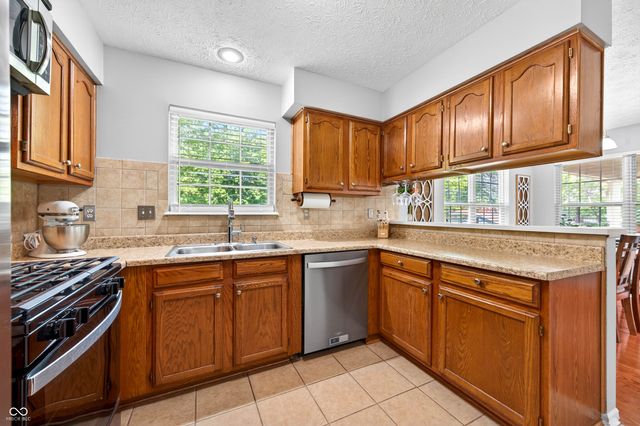 44 Ponsonby Court, Indianapolis, IN 46214