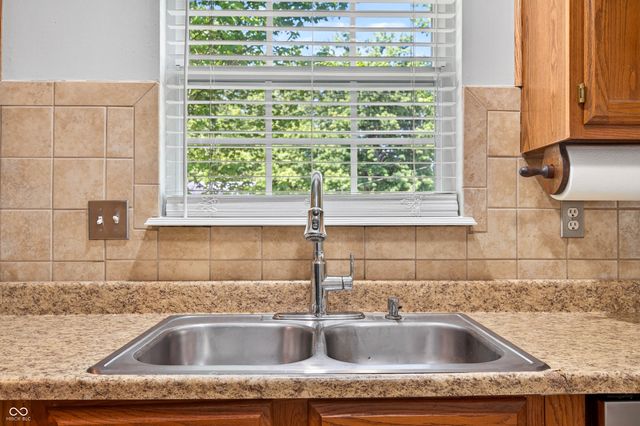 44 Ponsonby Court, Indianapolis, IN 46214