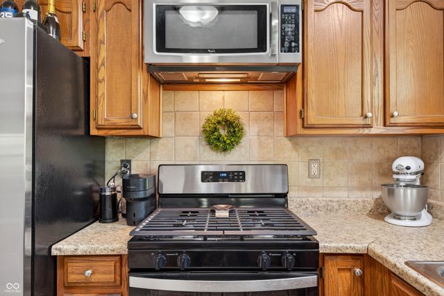44 Ponsonby Court, Indianapolis, IN 46214