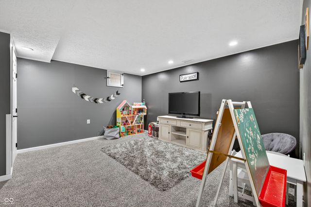 44 Ponsonby Court, Indianapolis, IN 46214