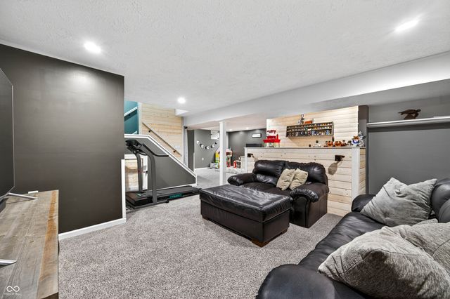 44 Ponsonby Court, Indianapolis, IN 46214