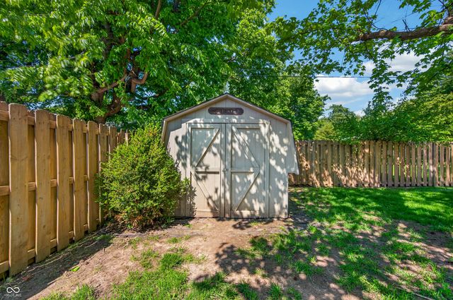 44 Ponsonby Court, Indianapolis, IN 46214