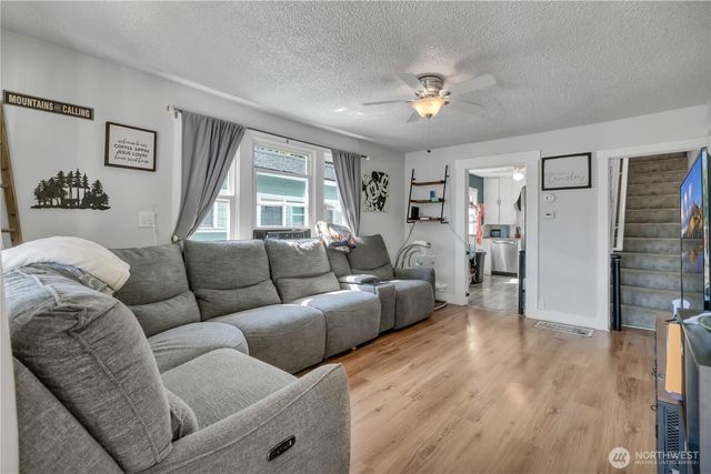 1242 Ridgeway Place E, Port Orchard, WA 98366