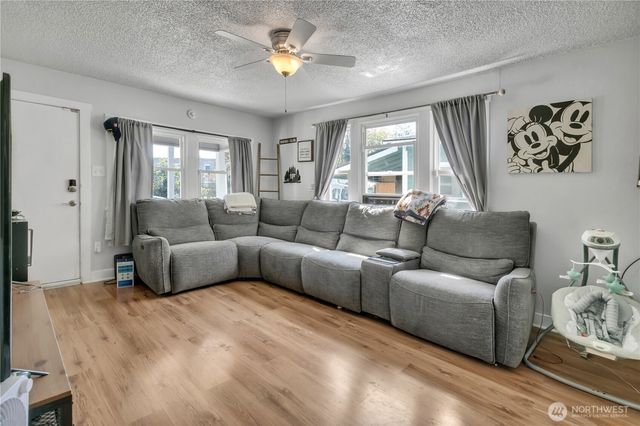1242 Ridgeway Place E, Port Orchard, WA 98366