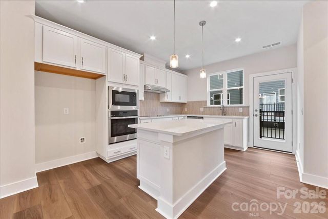 6016 Pivot Court, Charlotte, NC 28205