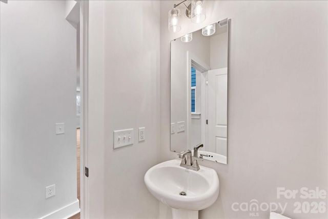 6016 Pivot Court, Charlotte, NC 28205