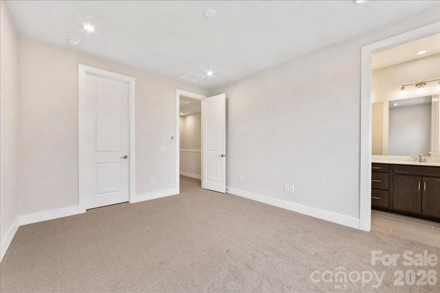 6016 Pivot Court, Charlotte, NC 28205