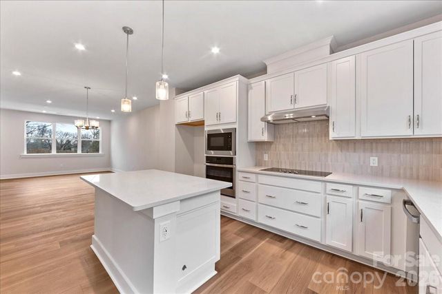 6016 Pivot Court, Charlotte, NC 28205