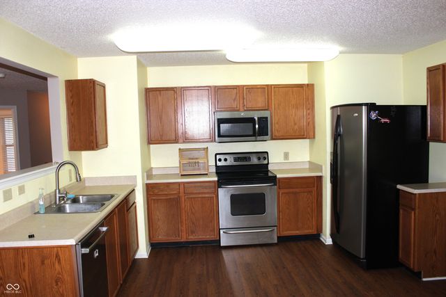 2992 Sentiment Lane, Greenwood, IN 46143