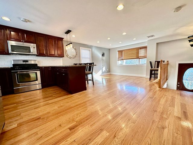 62 Dunboy St 62, Boston, MA 02135