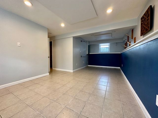 62 Dunboy St 62, Boston, MA 02135