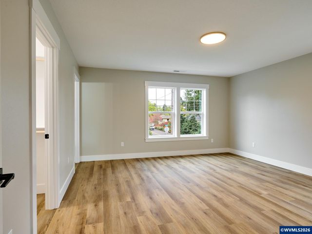 818 Pine St, Silverton, OR 97381